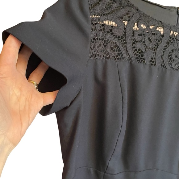 Brooks Brothers navy Fitted/Tailored Dress Lace Inserts-Size 12/More of a 10 - Picture 13 of 13